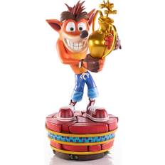 Crash team racing First 4 Figures Crash Team Racing Nitro-Fueled (Crash Winner) Resin 18 Inch Statue