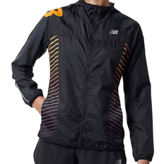 New Balance Tøj New Balance Reflective Print Accelerate Jacket Women - Black Multi