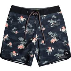 Cotton - Men Swimwear Quiksilver Men's SurfSilk Scallop 19" Boardshorts