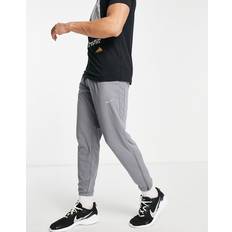 Nike dri fit challenger shorts Nike Dri Fit Challenger Knit Pants Regular