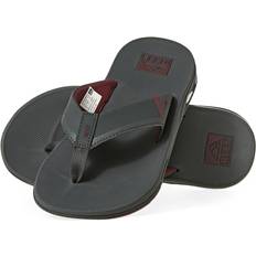 Men - Red Flip-Flops Reef Fanning Low Sandals Raven/Red