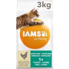 Iams cat chicken 3kg IAMS for Vitality Sterilised Fresh Chicken Dry Cat Food 3kg