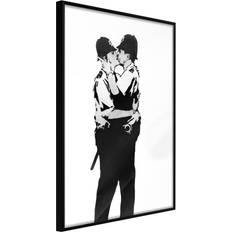 Artgeist med ramme Banksy: Kissing Coppers I Sort 40x60 Plakat