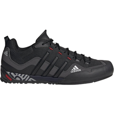 Adidas terrex swift solo adidas Terrex Swift Solo W - Grey Six/Core Black/Scarlet