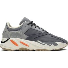 Adidas Heel Trainers adidas Yeezy Boost 700 - Magnet