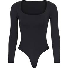 SKIMS Essential Long Sleeve Scoop Neck Bodysuit - Onyx