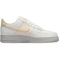 NIKE Air Force 1 '07 Essential W - Summit White/Fossil