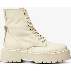 Wit Enkellaarzen Steve Madden Skylar Veterboots - Zwart