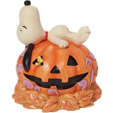 Toys Snoopy Laying on Top of Carved Pumpkin Jim Shore Figure