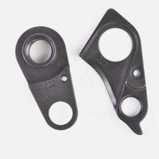 Replaceable derailleur hanger