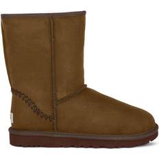 UGG Classic Short Deco