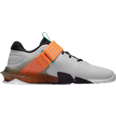 49 ½ - Damen Trainingsschuhe NIKE Savaleos - Grey Fog/Dark Smoke Grey/Total Orange/Clear Emerald