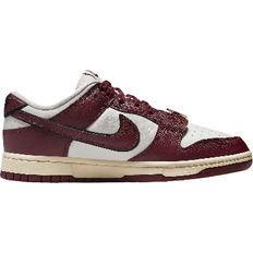 Nike Dunk Low SE W - Sail/Black/Muslin/Team Red