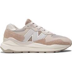 New balance moonbeam med sea salt New Balance 57/40 M - Moonbeam with Sea Salt & Mindful Grey