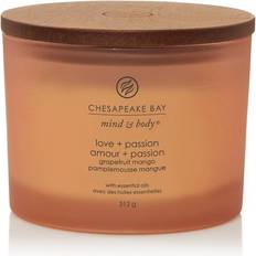 Chesapeake Bay Candle Scented with wooden lid Mango Duftlys