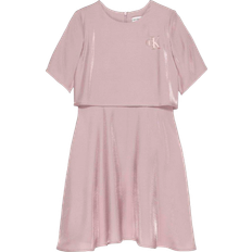 Calvin Klein Metallic Shine SS Dress år fepojkar Klänningar