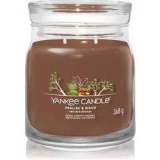 Red Scented Candles Yankee Candle Praline Birch 368.0 Duftkerzen