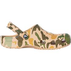 Crocs Classic Printed Camo Clog - Chai/Tan