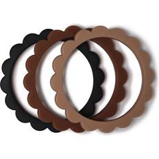 Sort Bidelegetøj Mushie Bidearmbånd Flower Bracelet 3-pak Black/Caramel/Neutral