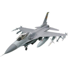 Tamiya Flighting Falcon F-16C 1:32