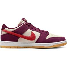 Nike Skate Like a Girl x Dunk Low SB M - Summit White/Barely Rose/University Red/Coconut Milk/Black