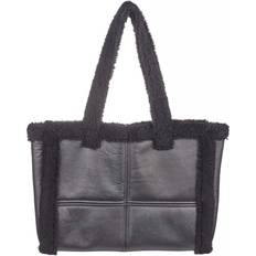 Skind Tote Bag & Shopper tasker på tilbud Natures Collection Rosaline Shopper Doubleface Sheepskin 43x25 cm Black