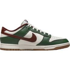 Nike Dunk Low M - Gorge Green/White/Team Red/Gum Medium Brown