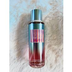 Victoria's Secret Tuoksut Victoria's Secret Velvet Petals Splash 250 ml