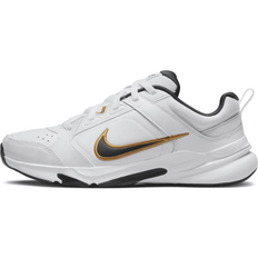 Or Chaussures de Gymnastique et d'Entraînement Nike Defy All Day White Black Gold Men's