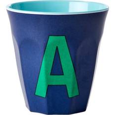 Melamine Babyflessen en Tafelgerei Rice melamine beker medium letter a donker blauw