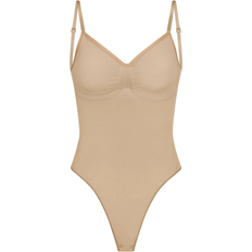 SKIMS Seamless Sculpt Low Back Thong Bodysuit - Clay