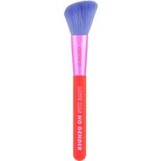 Makeup Catrice Who I Am Blush Brush 1 Piece - Love Has No Gender