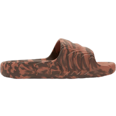 Femme - Marron Sandales Adidas Island Club Adilette 22 - Clay Strata/Earth Strata/Core Black