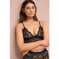 Understatement Saboteur Lace Bralette Top - Sort