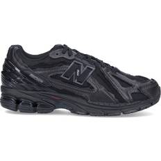 Shoes New Balance 1906D - Black/Silver Metallic/Crimson