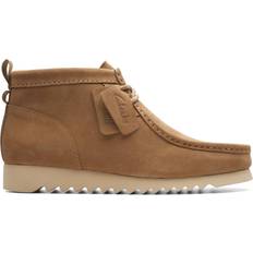 Clarks Beige Boots Clarks Wallabee2 FTRE - Dark Sand