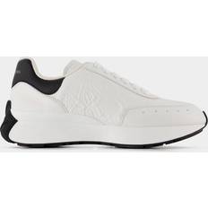 Alexander mcqueen trainers klarna best sale