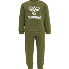 80 Tracksuits på rea Hummel Arine Crewsuit - Capulet Olive (214230-6414)