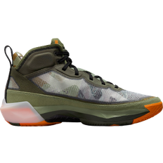 51 ½ - Grün Basketballschuhe Nike Air Jordan XXXVII SP M - Oil Green/Orange Horizon/Twilight Marsh/Black