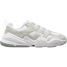 ★NIKE★Tech Hera Summit White Photon Dust★大人気★ Nike Tech Hera Sneaker in White, Summit White, & Photon Dust
