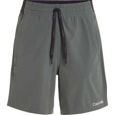 Calvin Klein Gröna Byxor & Shorts Calvin Klein Quick-Dry Gym Shorts GREEN