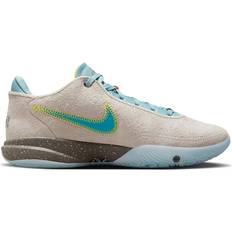 45 ⅓ - Beige Basketballschuhe Nike LeBron XX M - Guava Ice/Emerald Rise/Medium Olive/Blue Lightning