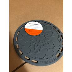 Le Creuset Grytunderlägg Le Creuset Rund Silikon, Flint Grytunderlägg
