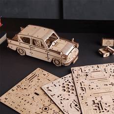 Ugears Puslespil Ugears Flying Ford Anglia Mechanical Wooden Model