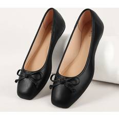 Faux Leather Closed Toe Ballet Flats