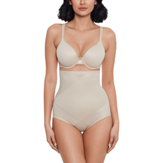 Femme Lingerie sculptante Miraclesuit Tummy Tuck High-Waisted Shaping Brief - Nude