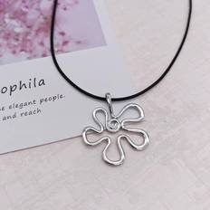 Smycken Shein Hollow Out Flower Charm Necklace