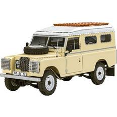 1:24 (G) Schaalmodellen en modelsets Revell 1/24 Land Rover Series III LWB (commercial)