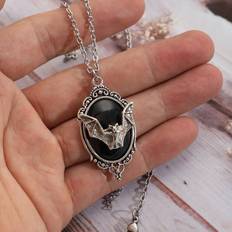 Smycken Shein Gothic Bat Necklace, Silver-plated Halloween Crystal Necklace In Plated Frame