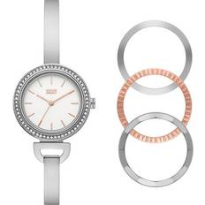 Damklocka Uptown D Kvarts/3 Urverk 28MM boettstorlek med ett armband i rostfritt NY6675SET
